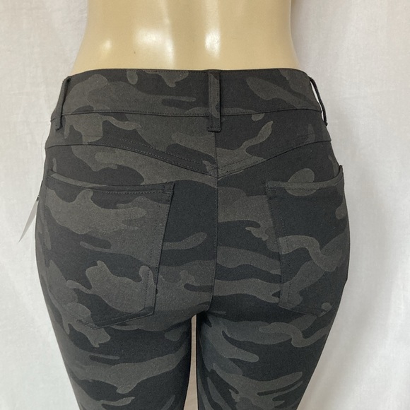 WIT & WISDOM Leggings Women’s Size 6 Camouflage Ponte Knit Ankle Trousers NWT - Picture 9 of 10